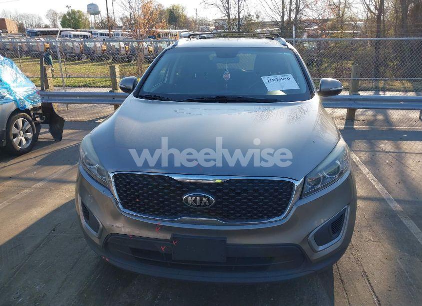 Photo 11 of 2016 Kia Sorento 3.3L LX (VIN 5XYPG4A58GG077375)
