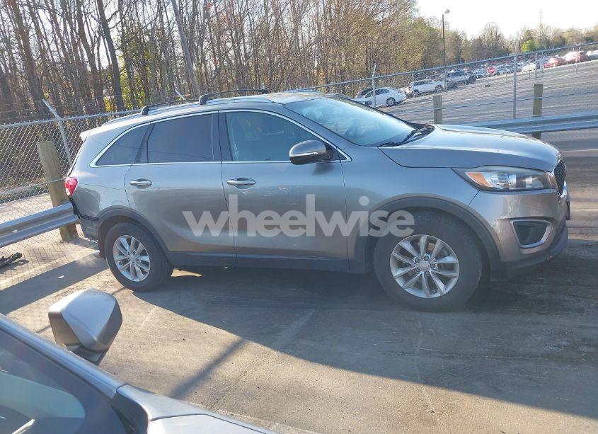 Photo 12 of 2016 Kia Sorento 3.3L LX (VIN 5XYPG4A58GG077375)