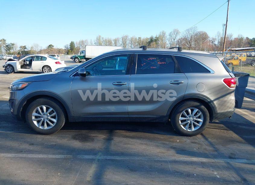 Photo 13 of 2016 Kia Sorento 3.3L LX (VIN 5XYPG4A58GG077375)