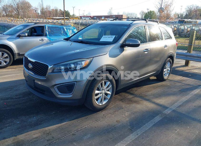 Photo 2 of 2016 Kia Sorento 3.3L LX (VIN 5XYPG4A58GG077375)