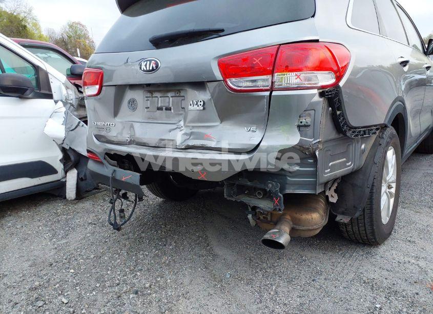 Photo 6 of 2016 Kia Sorento 3.3L LX (VIN 5XYPG4A58GG077375)