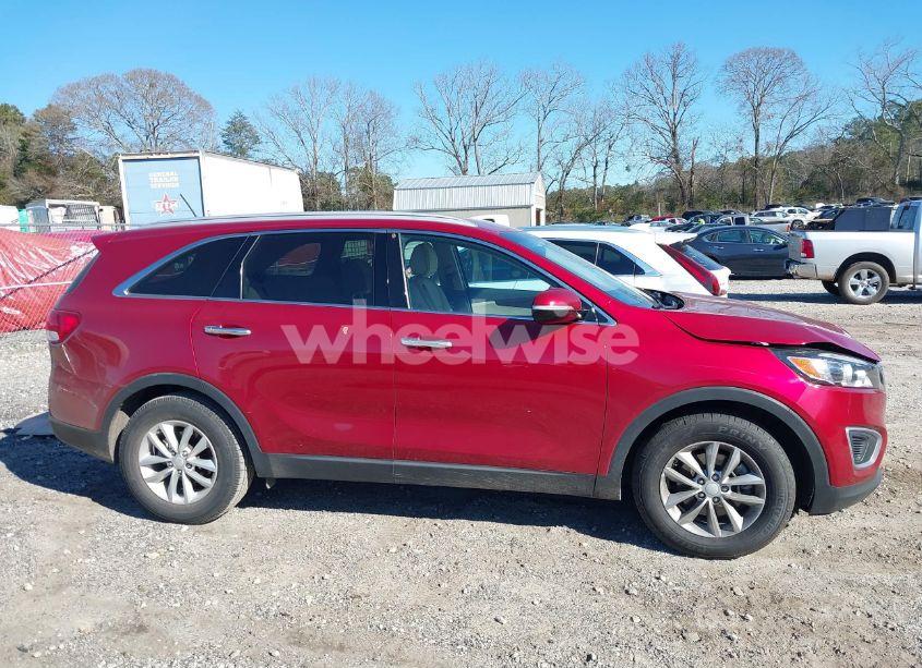 Photo 14 of 2017 Kia Sorento 3.3L LX (VIN 5XYPG4A58HG194584)