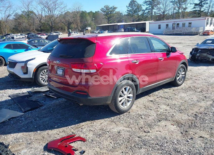 Photo 4 of 2017 Kia Sorento 3.3L LX (VIN 5XYPG4A58HG194584)