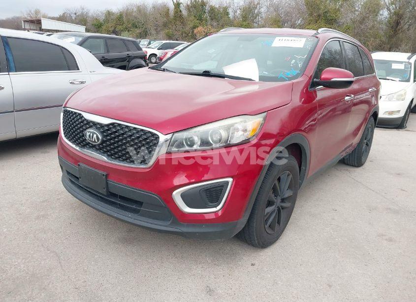 Photo 2 of 2017 Kia Sorento 3.3L LX (VIN 5XYPG4A58HG220696)