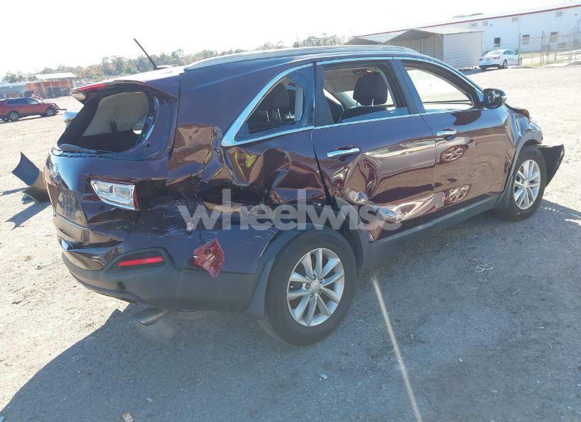 Photo 4 of 2017 Kia Sorento 3.3L LX (VIN 5XYPG4A58HG285919)