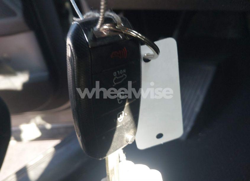 Photo 11 of 2019 Kia Sorento 3.3L LX (VIN 5XYPG4A58KG475730)