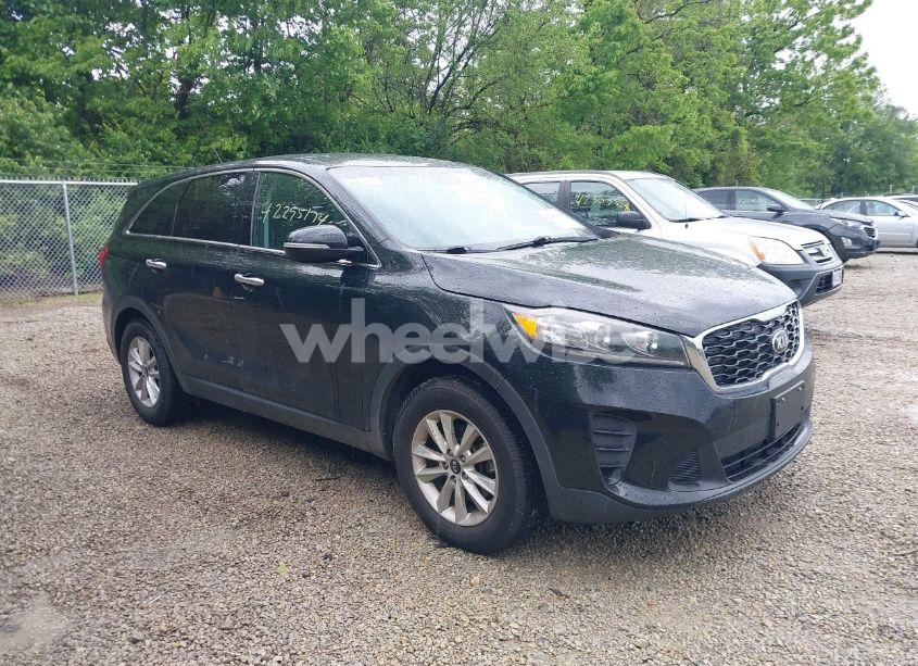 2019 Kia Sorento 3.3L LX (VIN 5XYPG4A58KG487814) main photo
