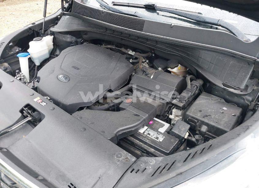 Photo 10 of 2019 Kia Sorento 3.3L LX (VIN 5XYPG4A58KG487814)