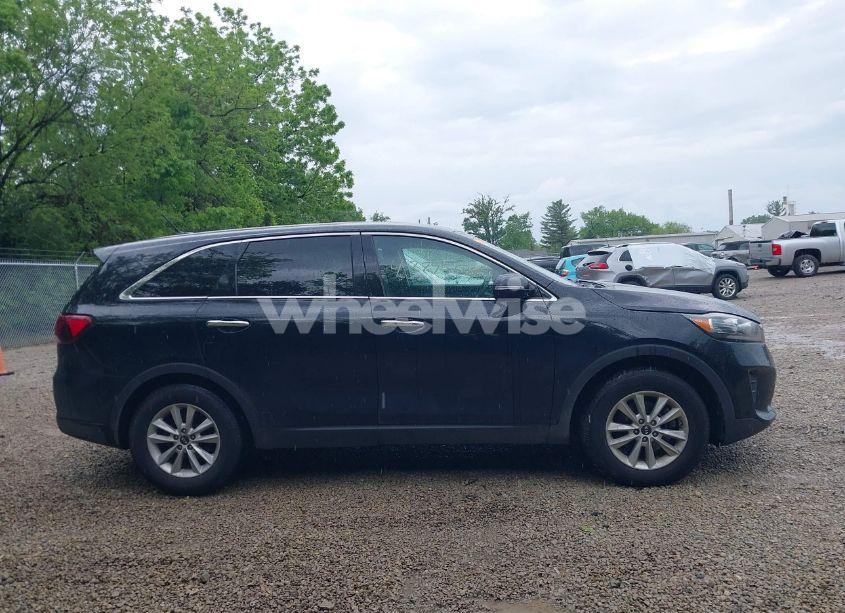 Photo 13 of 2019 Kia Sorento 3.3L LX (VIN 5XYPG4A58KG487814)