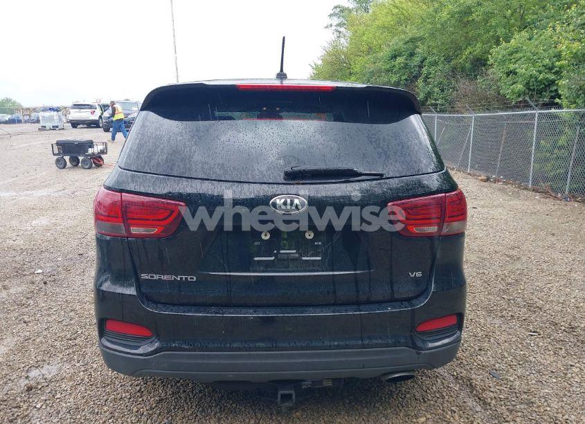 Photo 16 of 2019 Kia Sorento 3.3L LX (VIN 5XYPG4A58KG487814)