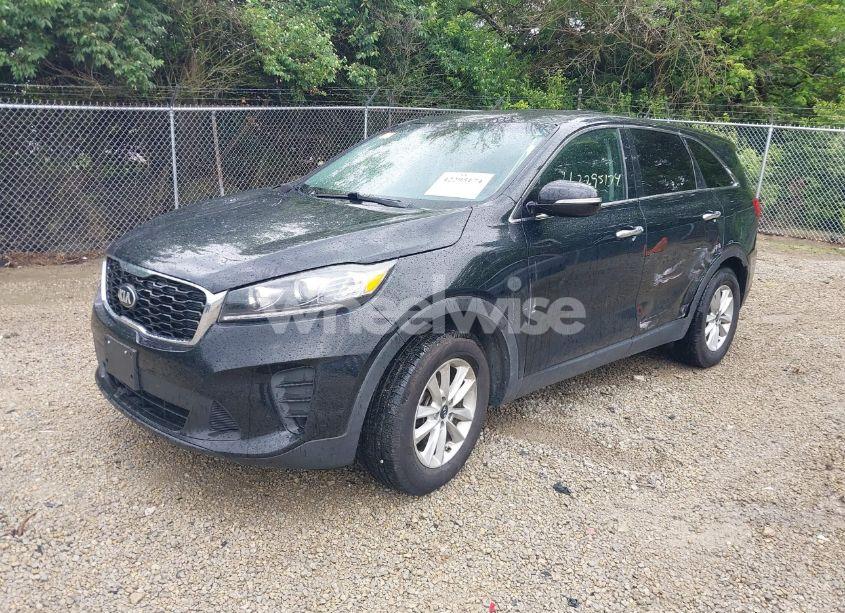 Photo 2 of 2019 Kia Sorento 3.3L LX (VIN 5XYPG4A58KG487814)