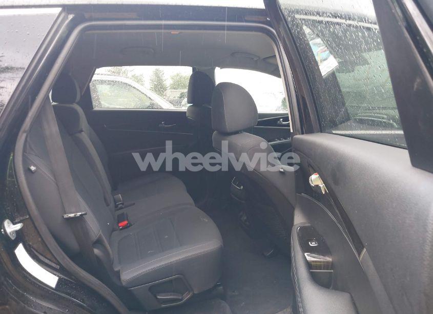 Photo 8 of 2019 Kia Sorento 3.3L LX (VIN 5XYPG4A58KG487814)
