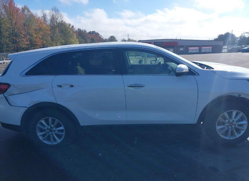 Photo 13 of 2019 Kia Sorento 3.3L LX (VIN 5XYPG4A58KG493709)