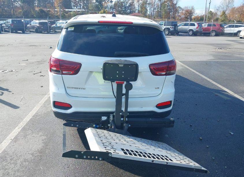 Photo 16 of 2019 Kia Sorento 3.3L LX (VIN 5XYPG4A58KG493709)