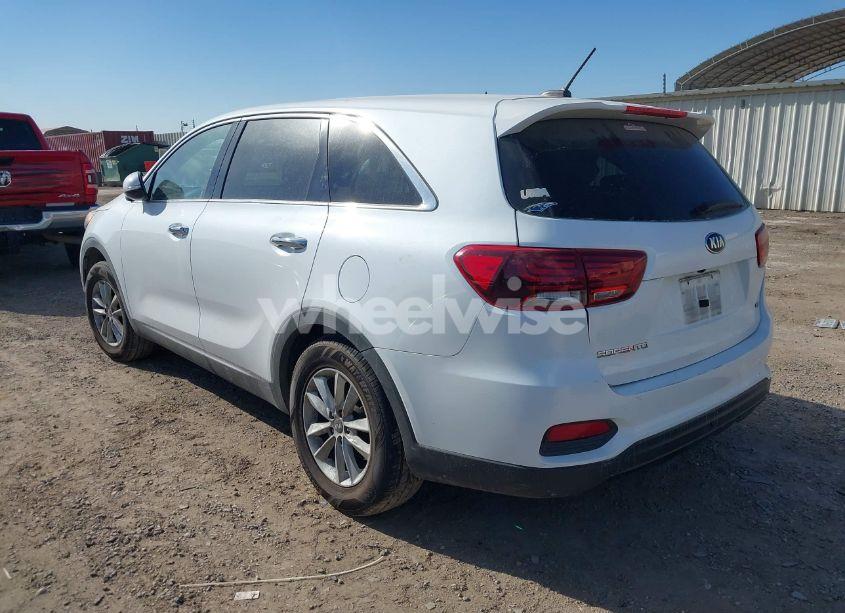 Photo 3 of 2019 Kia Sorento 3.3L LX (VIN 5XYPG4A58KG512260)