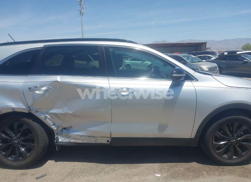 Photo 13 of 2019 Kia Sorento 3.3L S (VIN 5XYPG4A58KG597729)