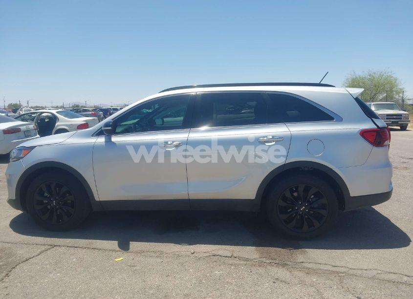 Photo 14 of 2019 Kia Sorento 3.3L S (VIN 5XYPG4A58KG597729)