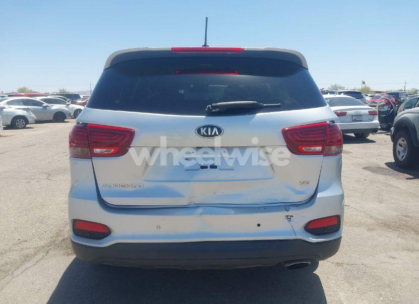 Photo 16 of 2019 Kia Sorento 3.3L S (VIN 5XYPG4A58KG597729)