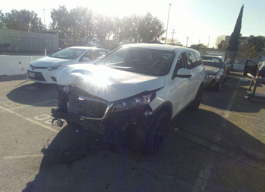 Photo 2 of 2020 Kia Sorento 3.3L LX (VIN 5XYPG4A58LG621738)