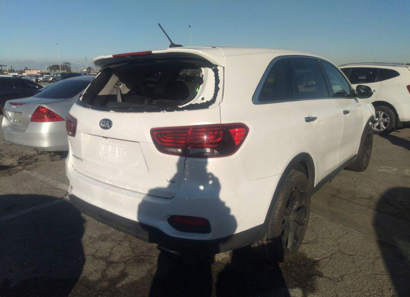 Photo 4 of 2020 Kia Sorento 3.3L LX (VIN 5XYPG4A58LG621738)