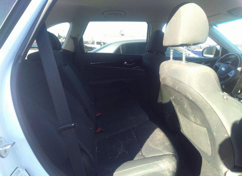Photo 8 of 2020 Kia Sorento 3.3L LX (VIN 5XYPG4A58LG621738)