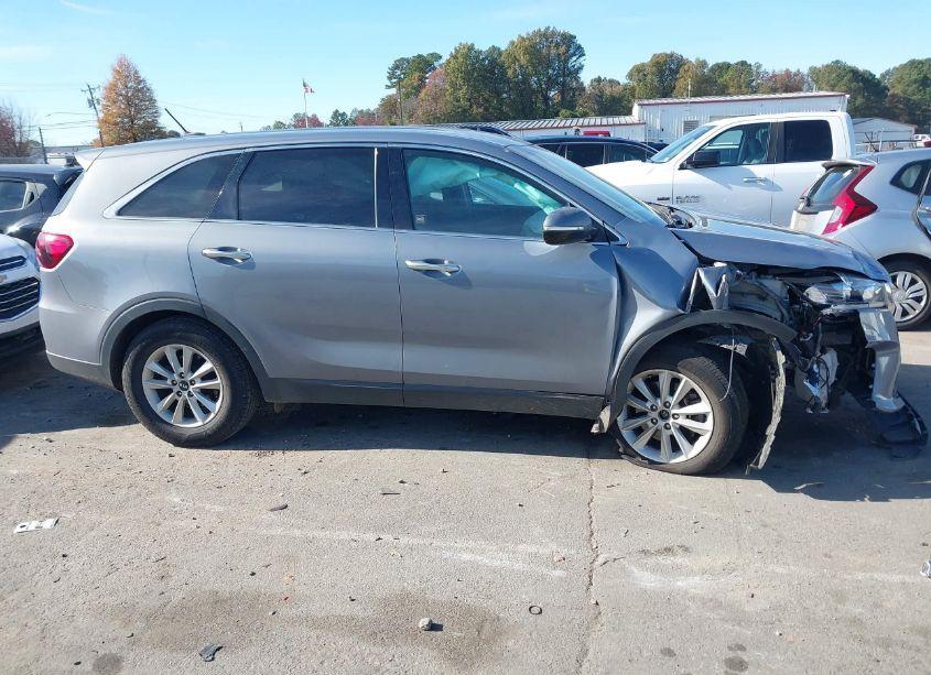 Photo 14 of 2020 Kia Sorento 3.3L LX (VIN 5XYPG4A58LG637762)