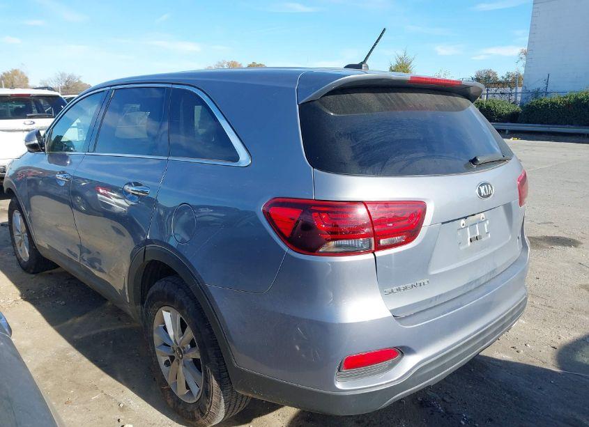 Photo 3 of 2020 Kia Sorento 3.3L LX (VIN 5XYPG4A58LG637762)