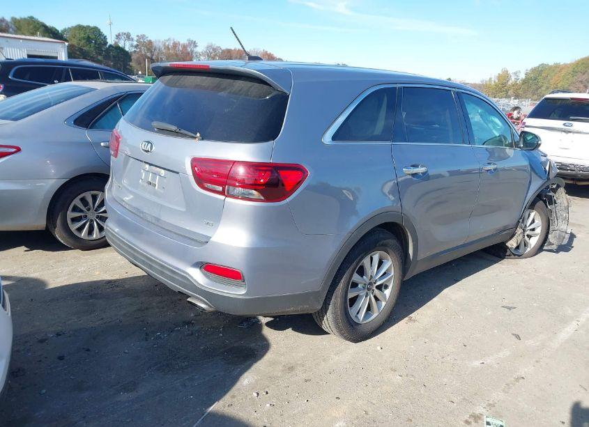 Photo 4 of 2020 Kia Sorento 3.3L LX (VIN 5XYPG4A58LG637762)