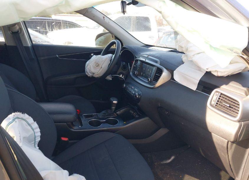 Photo 5 of 2020 Kia Sorento 3.3L LX (VIN 5XYPG4A58LG637762)