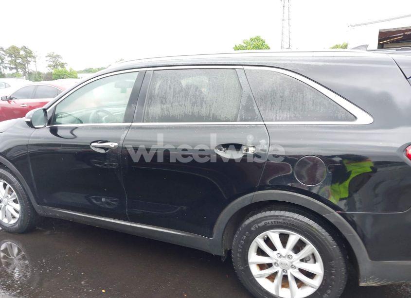 Photo 15 of 2016 Kia Sorento 3.3L LX (VIN 5XYPG4A59GG002460)