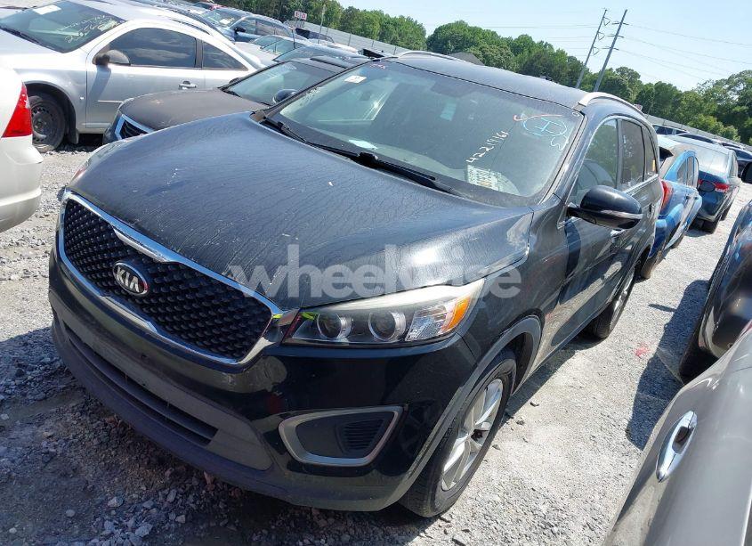 Photo 2 of 2016 Kia Sorento 3.3L LX (VIN 5XYPG4A59GG002460)