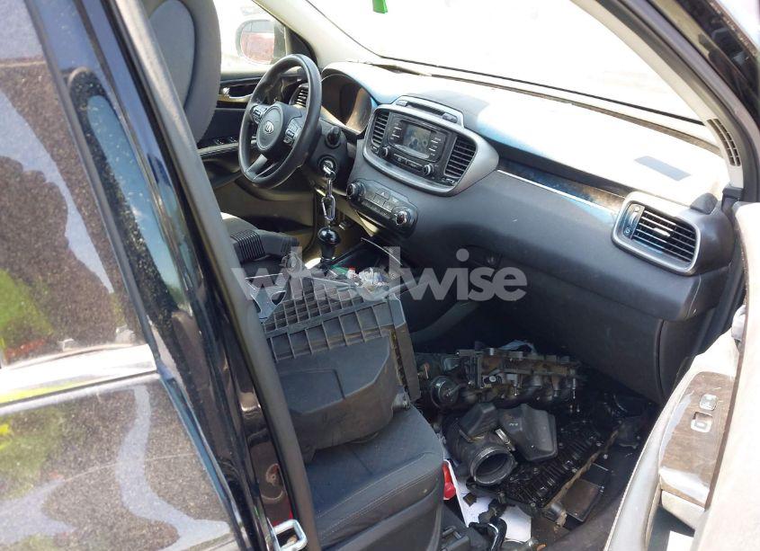 Photo 5 of 2016 Kia Sorento 3.3L LX (VIN 5XYPG4A59GG002460)