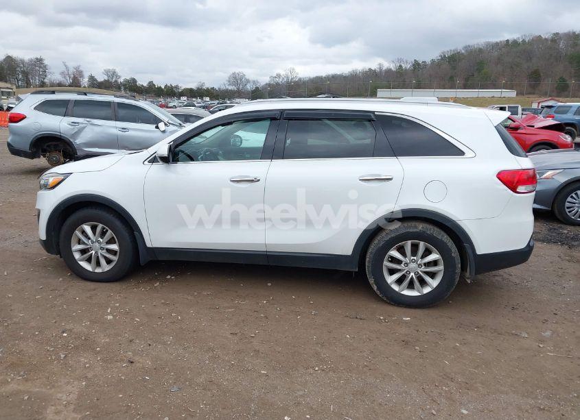 Photo 14 of 2016 Kia Sorento 3.3L LX (VIN 5XYPG4A59GG053750)