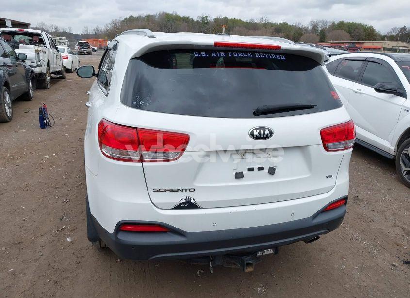 Photo 16 of 2016 Kia Sorento 3.3L LX (VIN 5XYPG4A59GG053750)