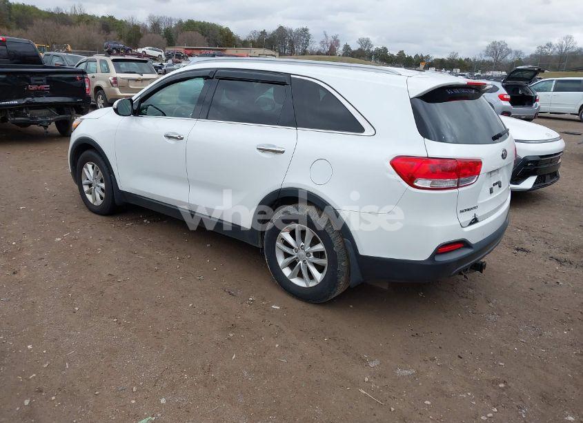 Photo 3 of 2016 Kia Sorento 3.3L LX (VIN 5XYPG4A59GG053750)