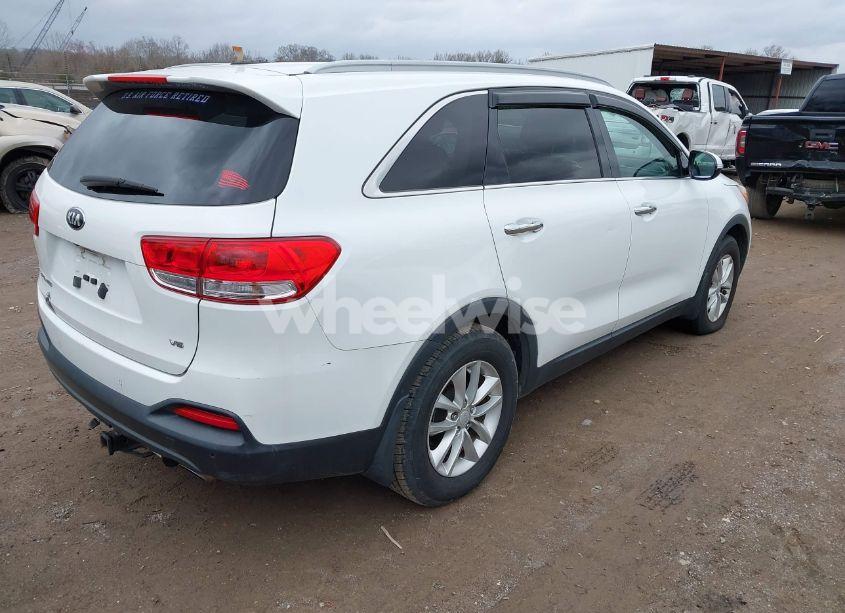 Photo 4 of 2016 Kia Sorento 3.3L LX (VIN 5XYPG4A59GG053750)