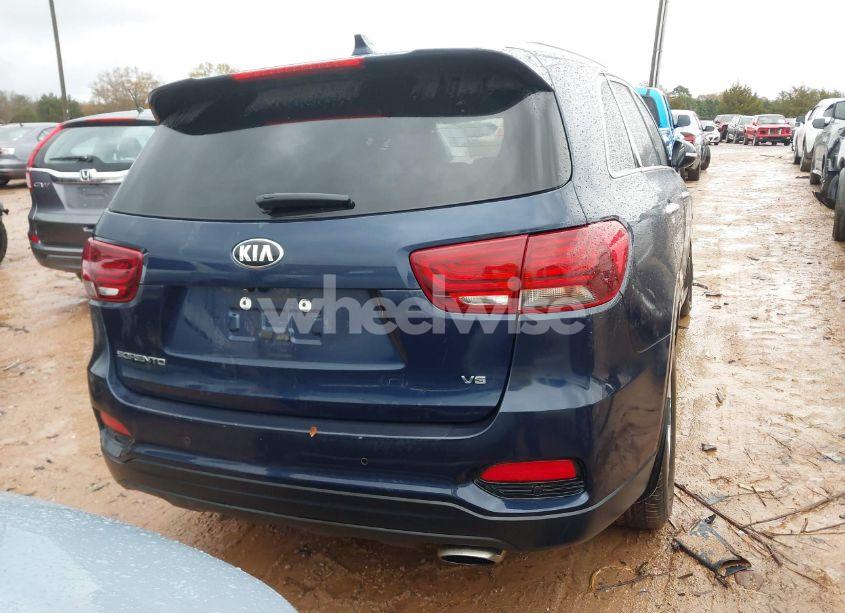 Photo 16 of 2019 Kia Sorento 3.3L LX (VIN 5XYPG4A59KG465613)