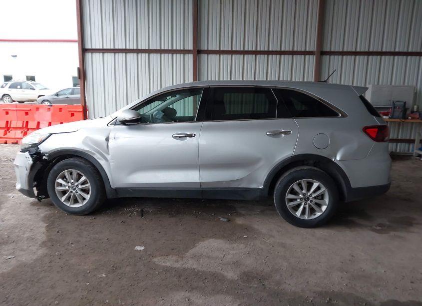 Photo 14 of 2019 Kia Sorento 3.3L LX (VIN 5XYPG4A59KG490057)