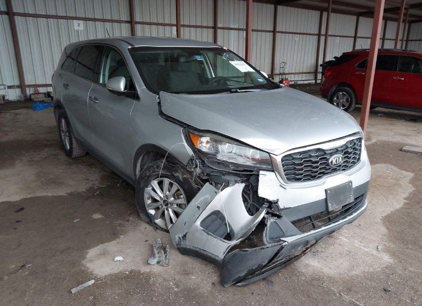 Photo 6 of 2019 Kia Sorento 3.3L LX (VIN 5XYPG4A59KG490057)