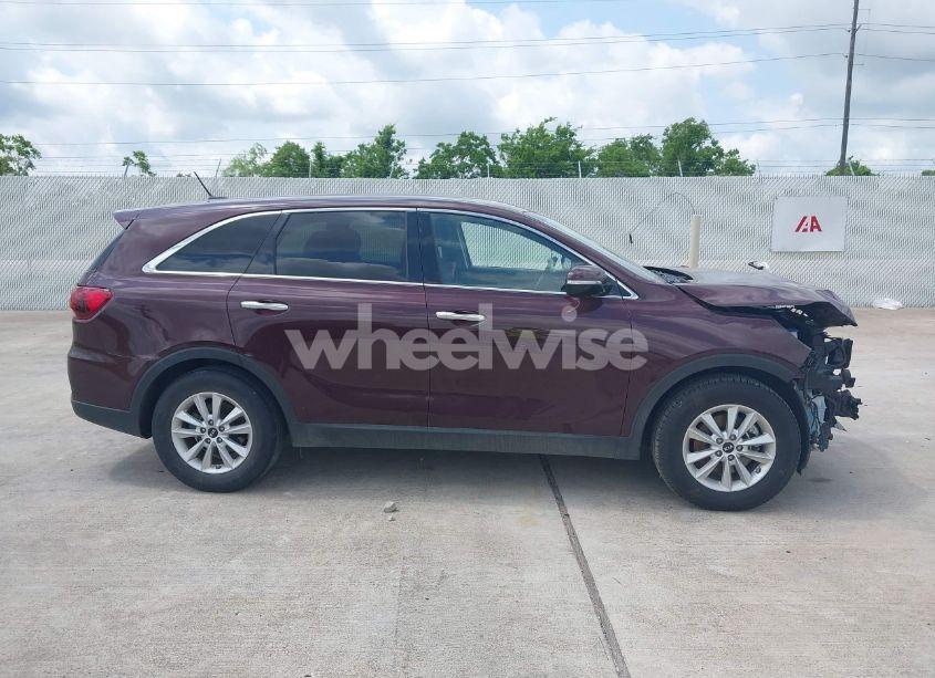 Photo 13 of 2019 Kia Sorento 3.3L LX (VIN 5XYPG4A59KG497042)