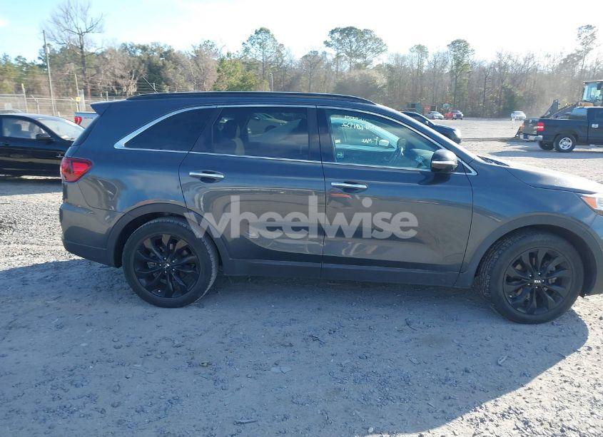Photo 13 of 2019 Kia Sorento 3.3L S (VIN 5XYPG4A59KG604932)