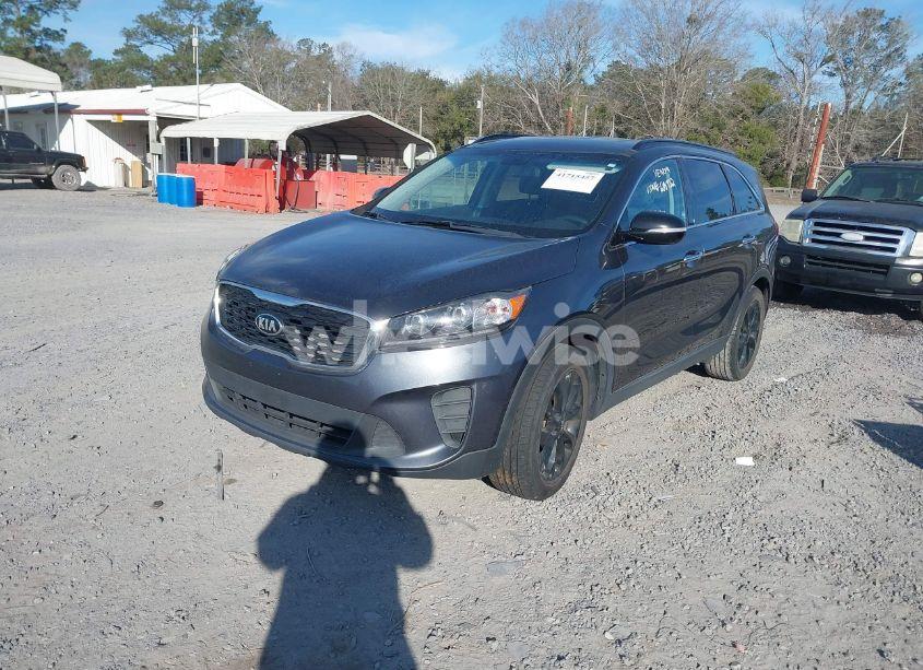 Photo 2 of 2019 Kia Sorento 3.3L S (VIN 5XYPG4A59KG604932)