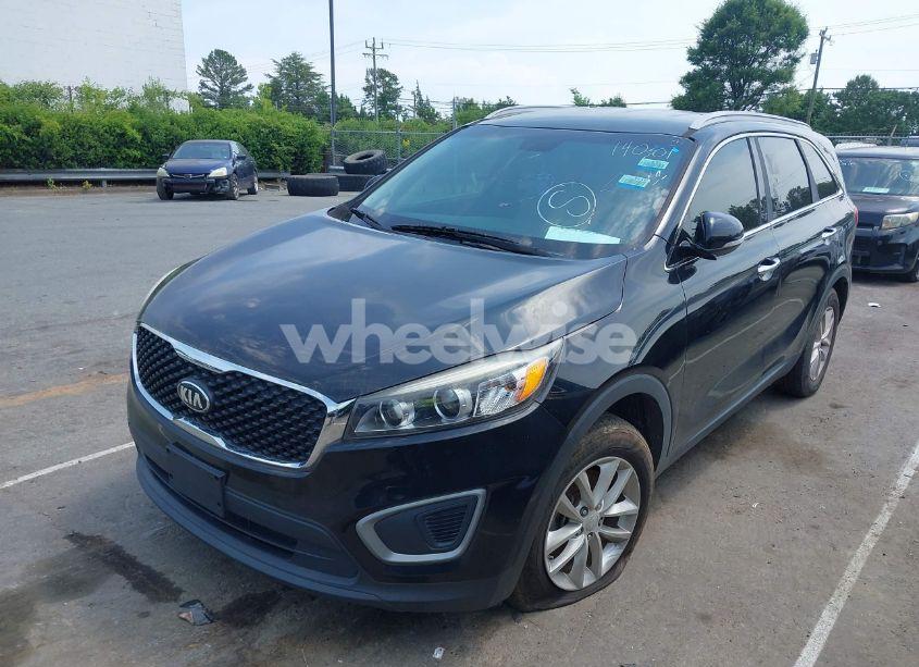 Photo 2 of 2016 Kia Sorento 3.3L LX (VIN 5XYPG4A5XGG140301)