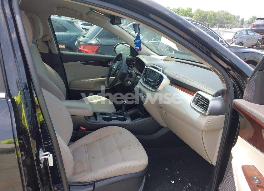 Photo 5 of 2016 Kia Sorento 3.3L LX (VIN 5XYPG4A5XGG140301)