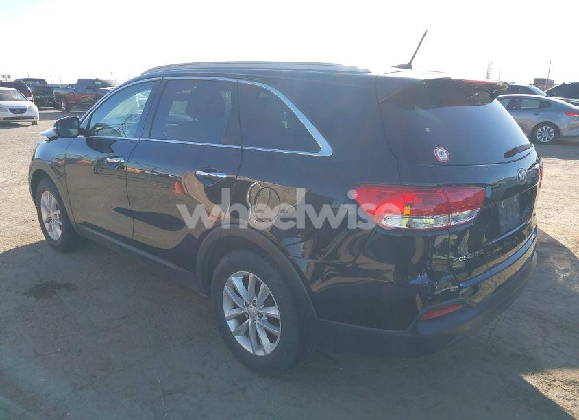 Photo 3 of 2016 Kia Sorento 3.3L LX (VIN 5XYPG4A5XGG177607)