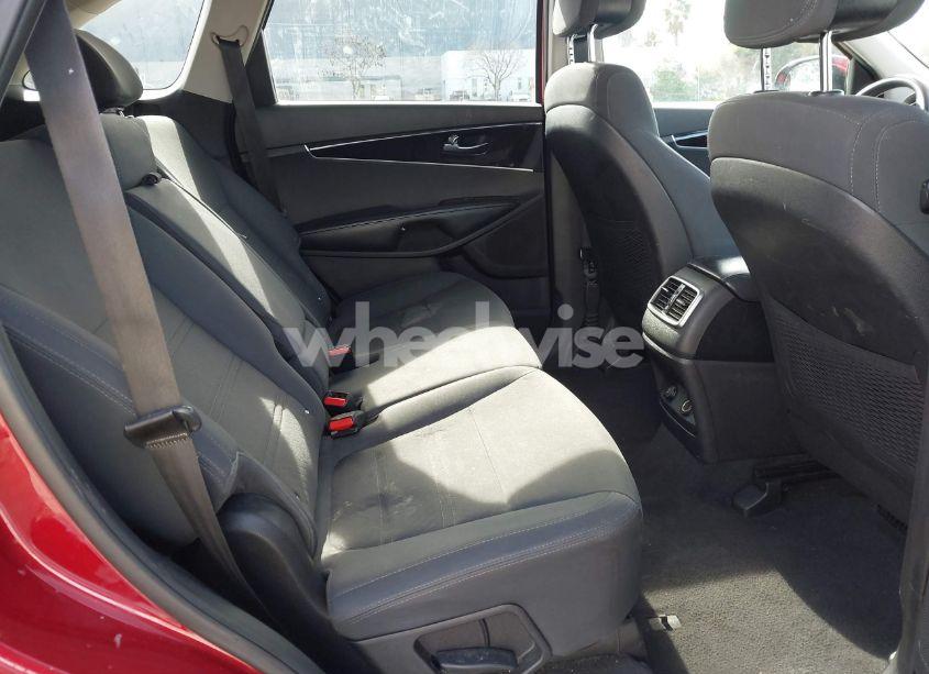 Photo 8 of 2017 Kia Sorento 3.3L LX (VIN 5XYPG4A5XHG196501)