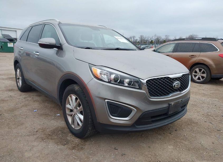 2017 Kia Sorento 3.3L LX (VIN 5XYPG4A5XHG217699) main photo