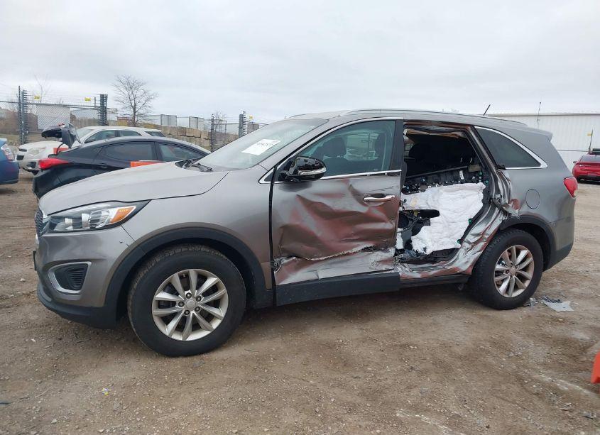 Photo 14 of 2017 Kia Sorento 3.3L LX (VIN 5XYPG4A5XHG217699)