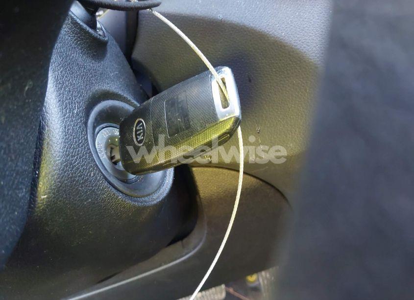 Photo 11 of 2017 Kia Sorento 3.3L LX (VIN 5XYPG4A5XHG228153)