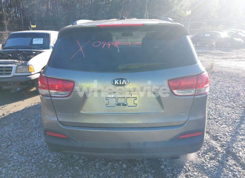 Photo 16 of 2017 Kia Sorento 3.3L LX (VIN 5XYPG4A5XHG228153)